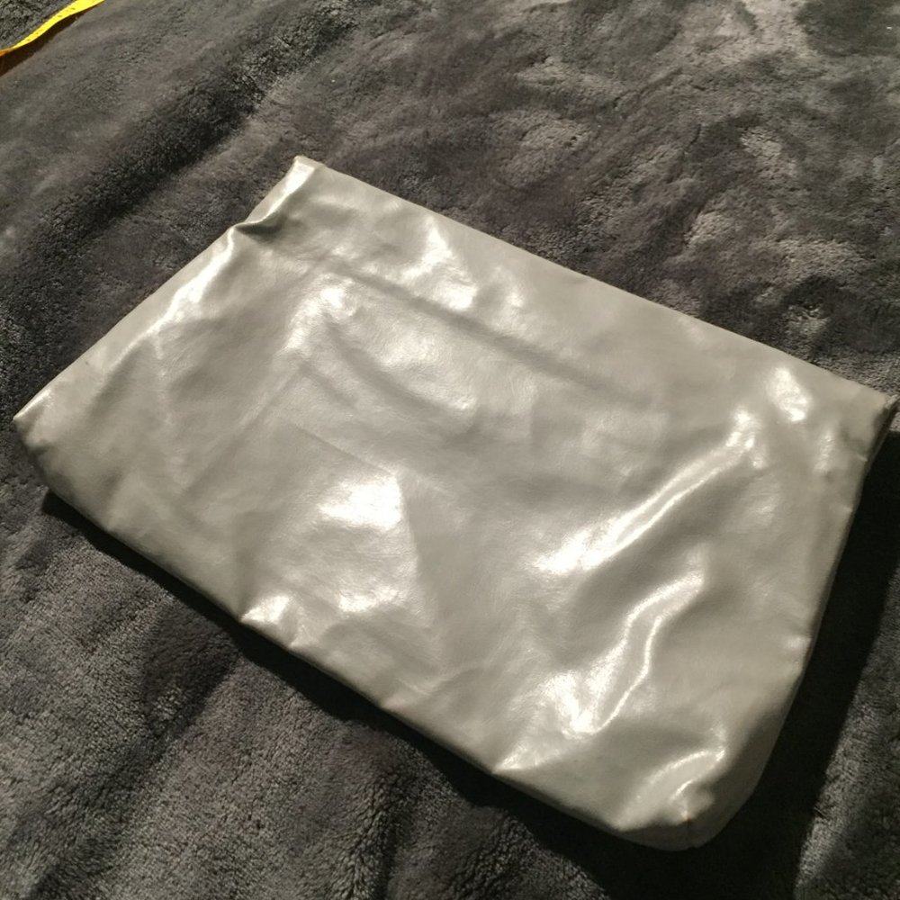 Special White Colored Bag - Picture 6 of 7